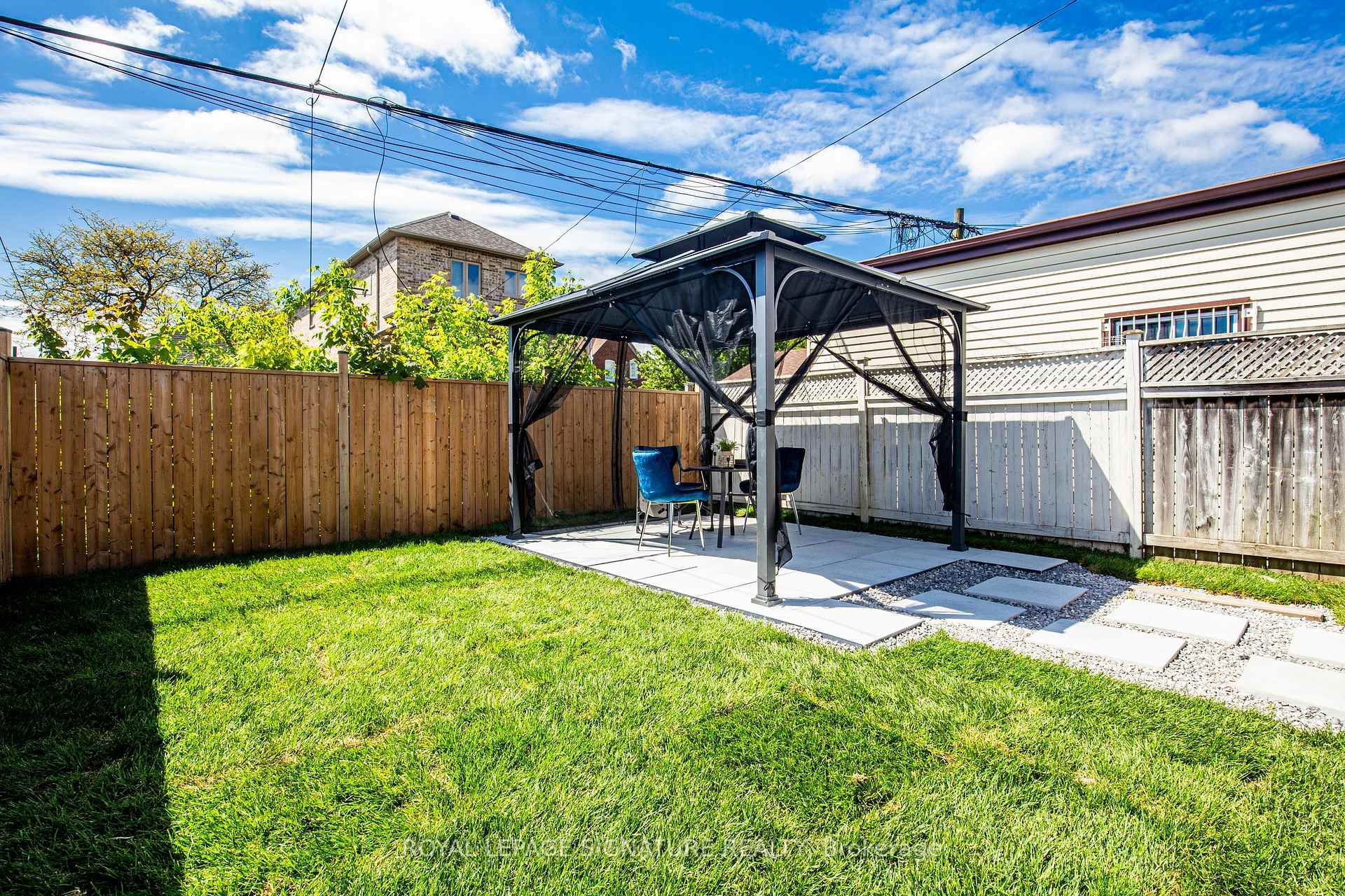 Photo 36 of 19 Schell Avenue, North York, Briar Hill-Belgravia — HOMEH