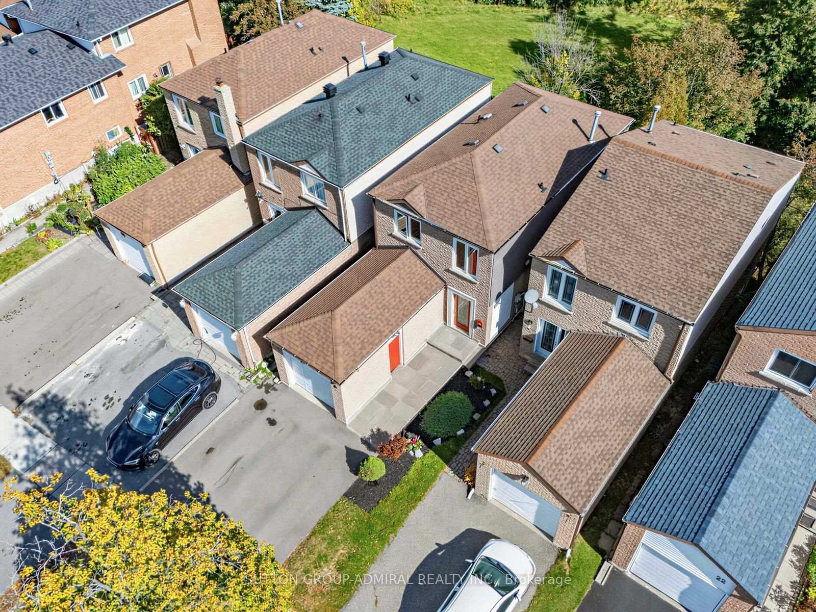 Photo 3 of 18 Riviera Drive, Vaughan, Glen Shields — HOMEH