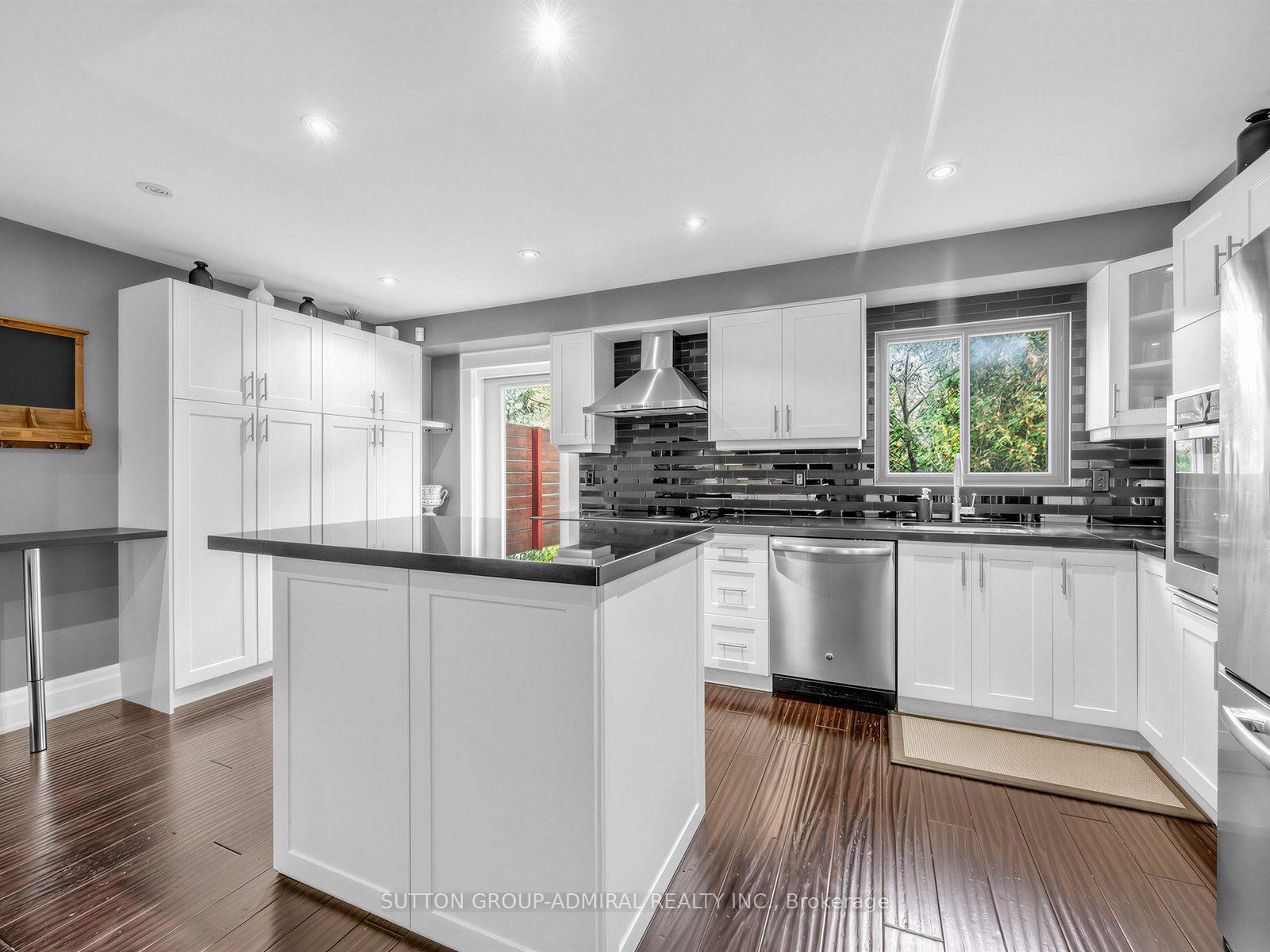 Photo 10 of 18 Riviera Drive, Vaughan, Glen Shields — HOMEH