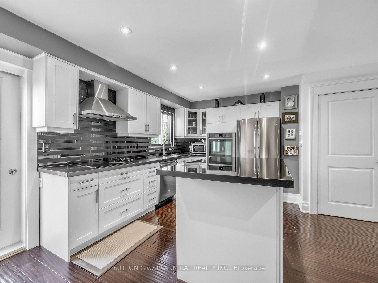 Photo 12 of 18 Riviera Drive, Vaughan, Glen Shields — HOMEH
