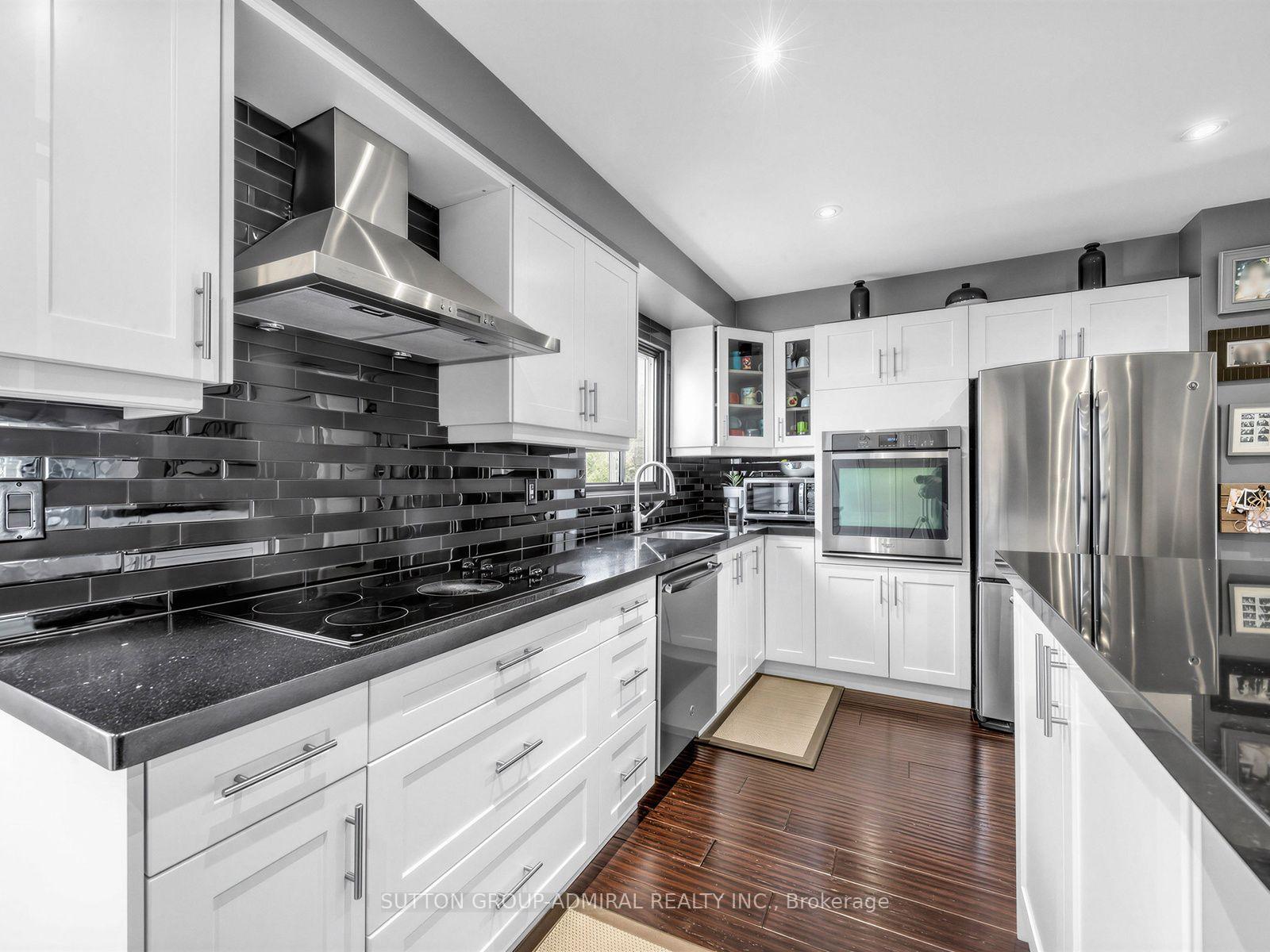Photo 13 of 18 Riviera Drive, Vaughan, Glen Shields — HOMEH