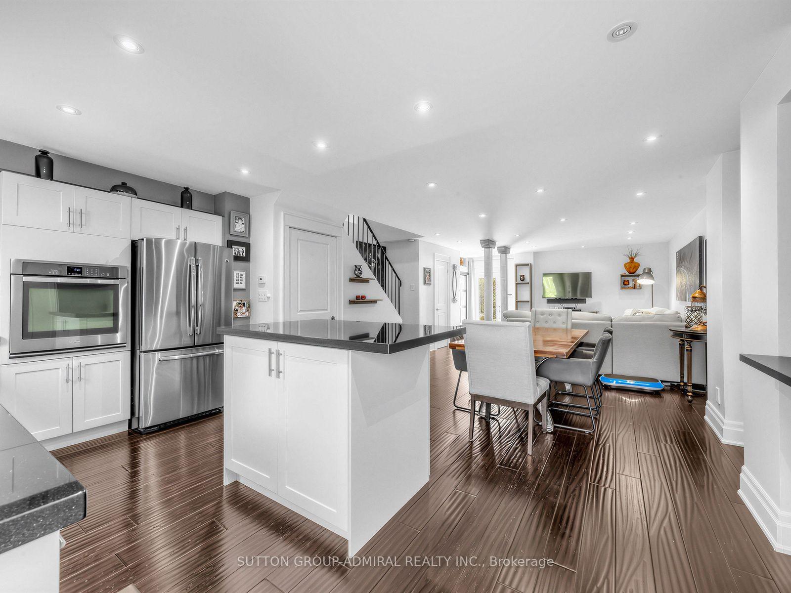 Photo 15 of 18 Riviera Drive, Vaughan, Glen Shields — HOMEH