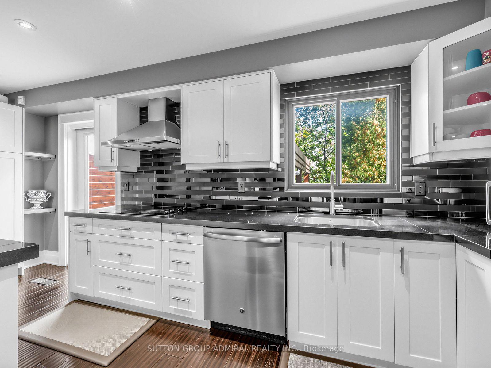 Photo 16 of 18 Riviera Drive, Vaughan, Glen Shields — HOMEH