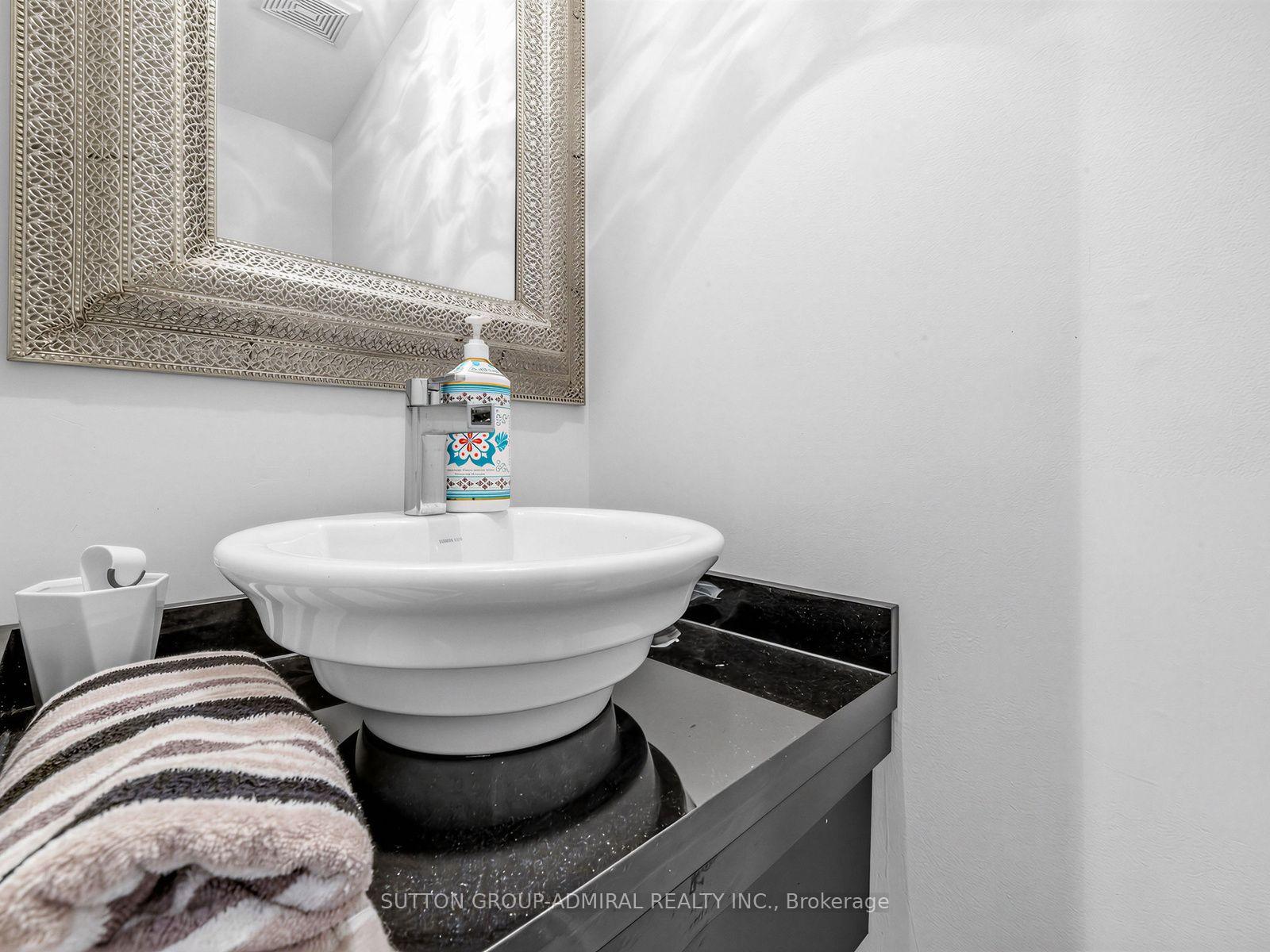 Photo 20 of 18 Riviera Drive, Vaughan, Glen Shields — HOMEH