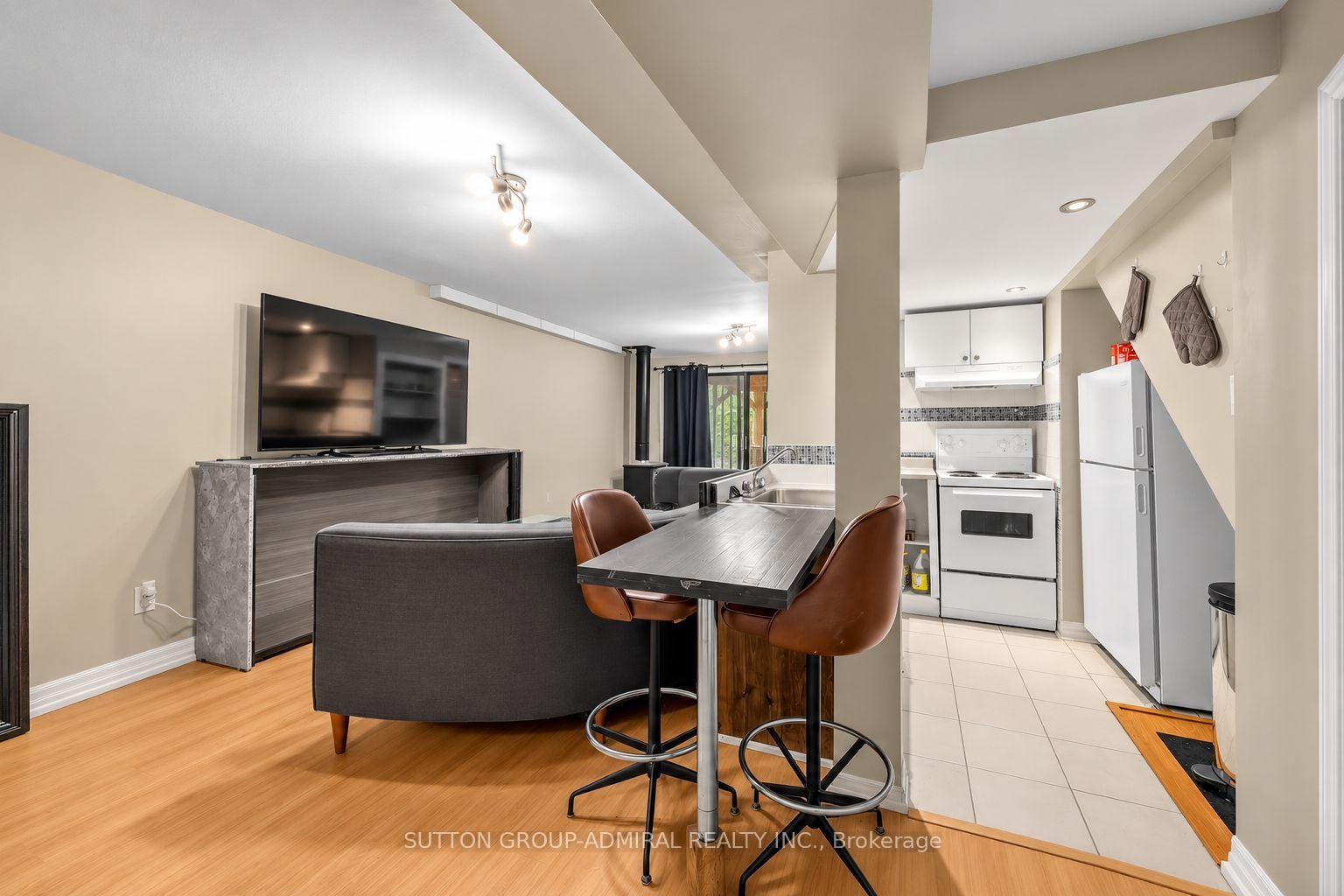 Photo 29 of 18 Riviera Drive, Vaughan, Glen Shields — HOMEH