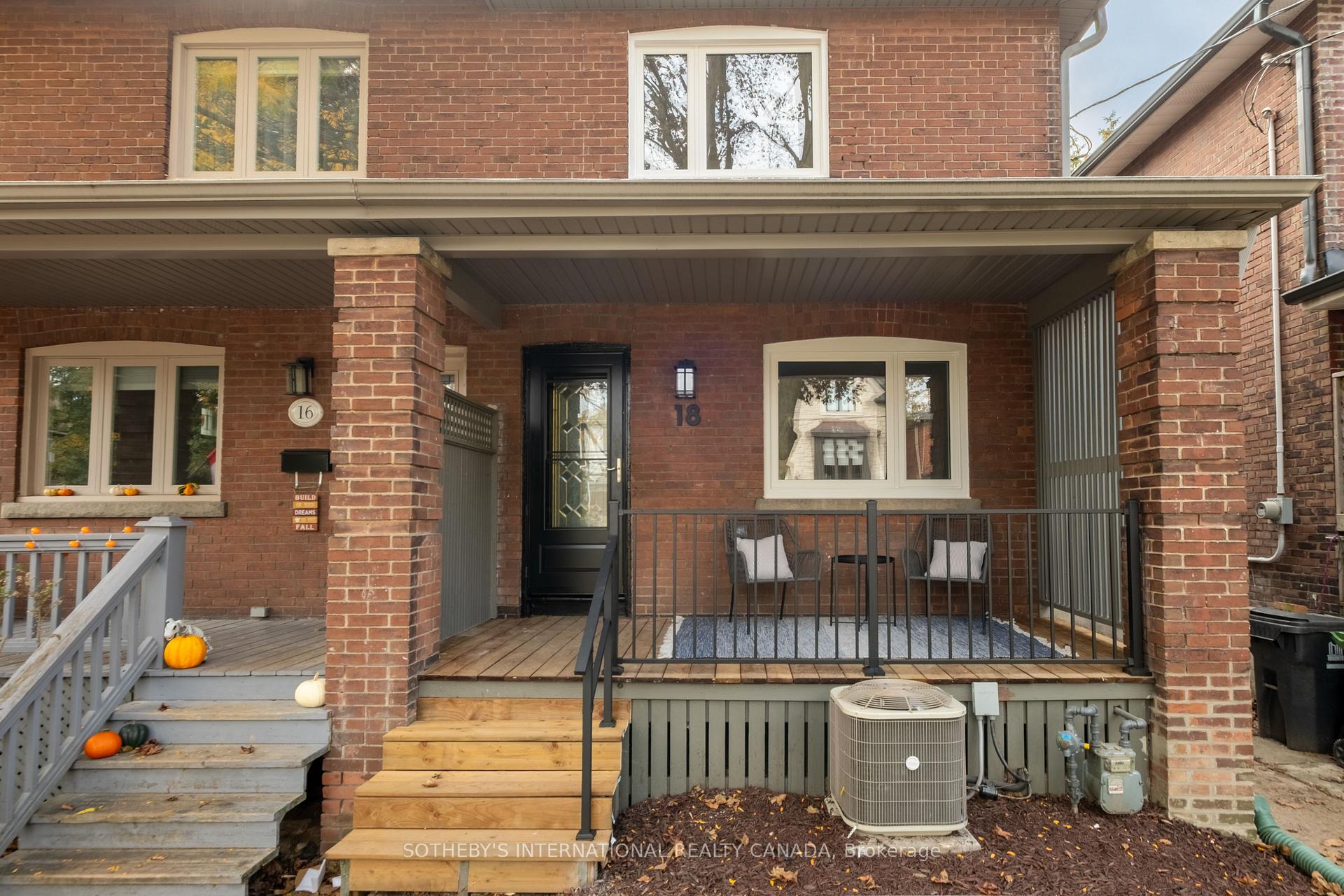 Photo 3 of 18 Thurston Road, Toronto, Mount Pleasant East — HOMEH