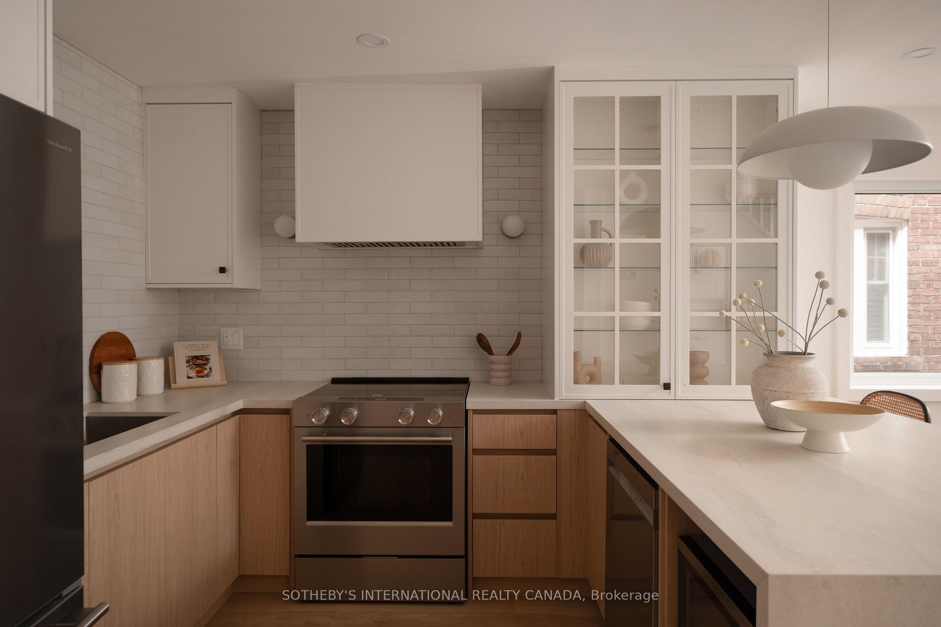 Photo 11 of 18 Thurston Road, Toronto, Mount Pleasant East — HOMEH