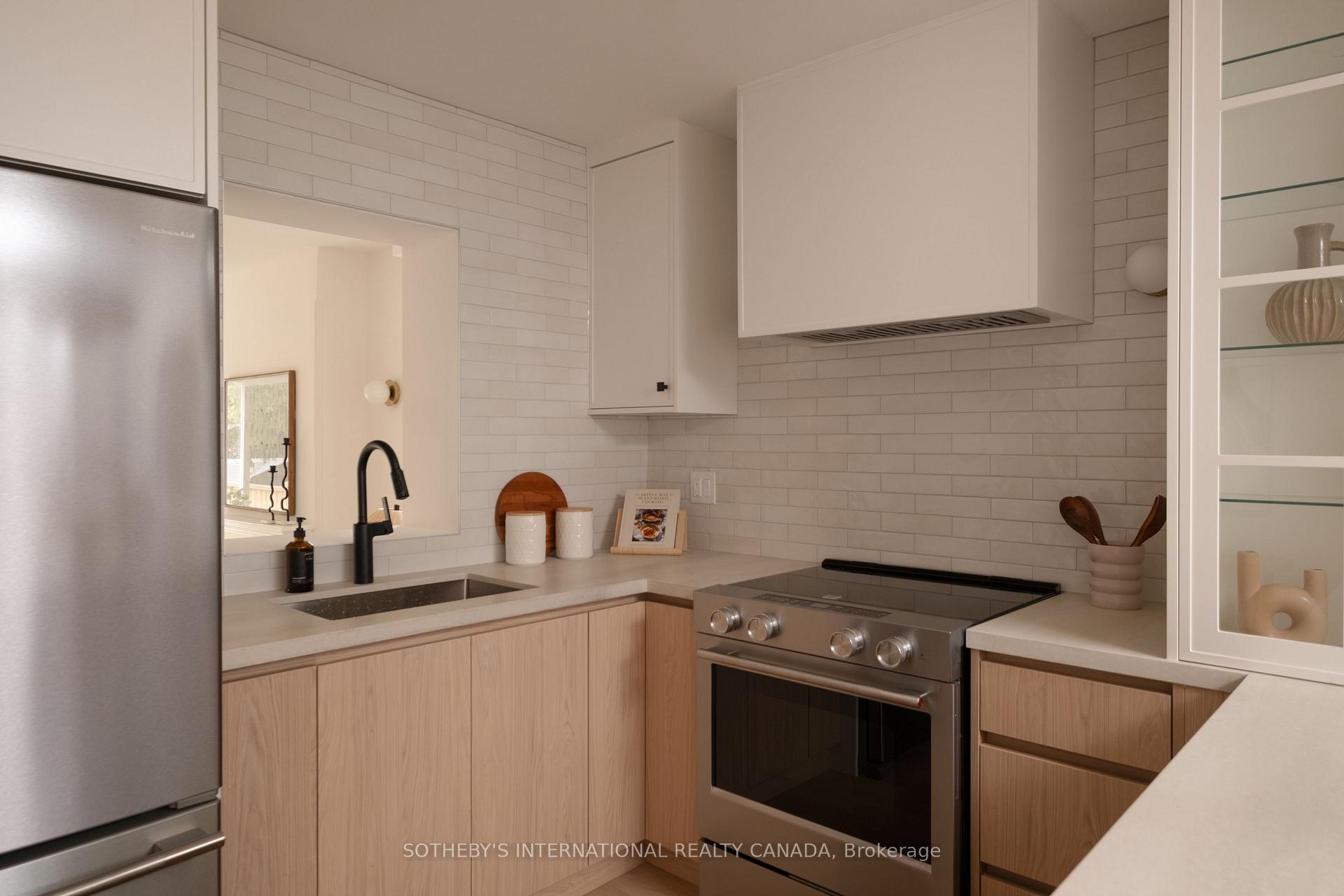 Photo 13 of 18 Thurston Road, Toronto, Mount Pleasant East — HOMEH