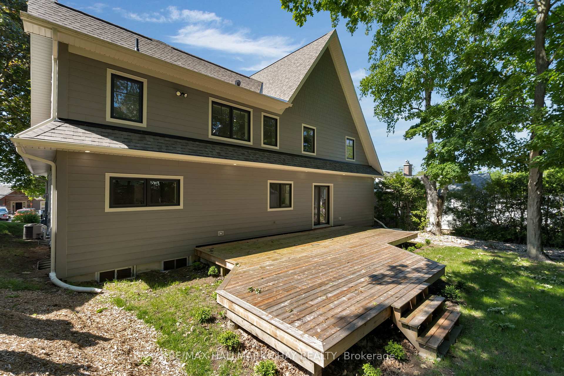 Photo 44 of 98 Shanty Bay Road, Barrie, North Shore — HOMEH