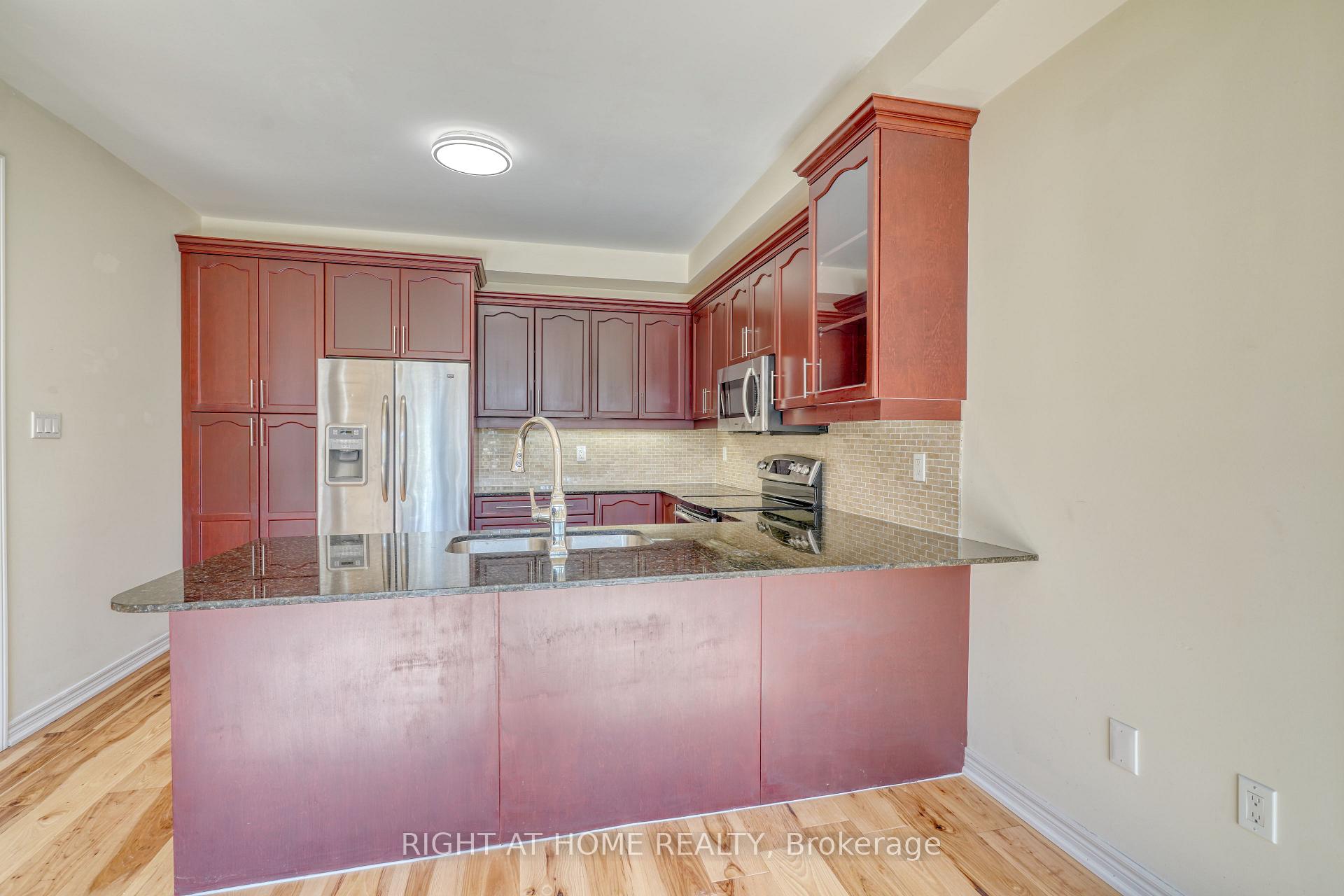 Photo 14 of 171 Maurier Boulevard, Vaughan, Patterson — HOMEH