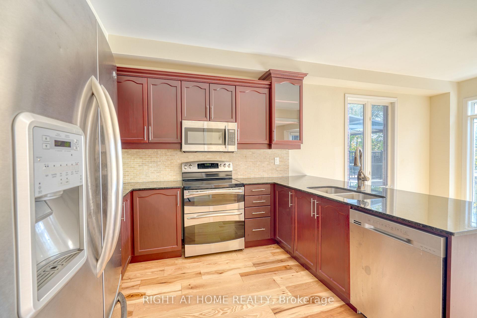 Photo 15 of 171 Maurier Boulevard, Vaughan, Patterson — HOMEH