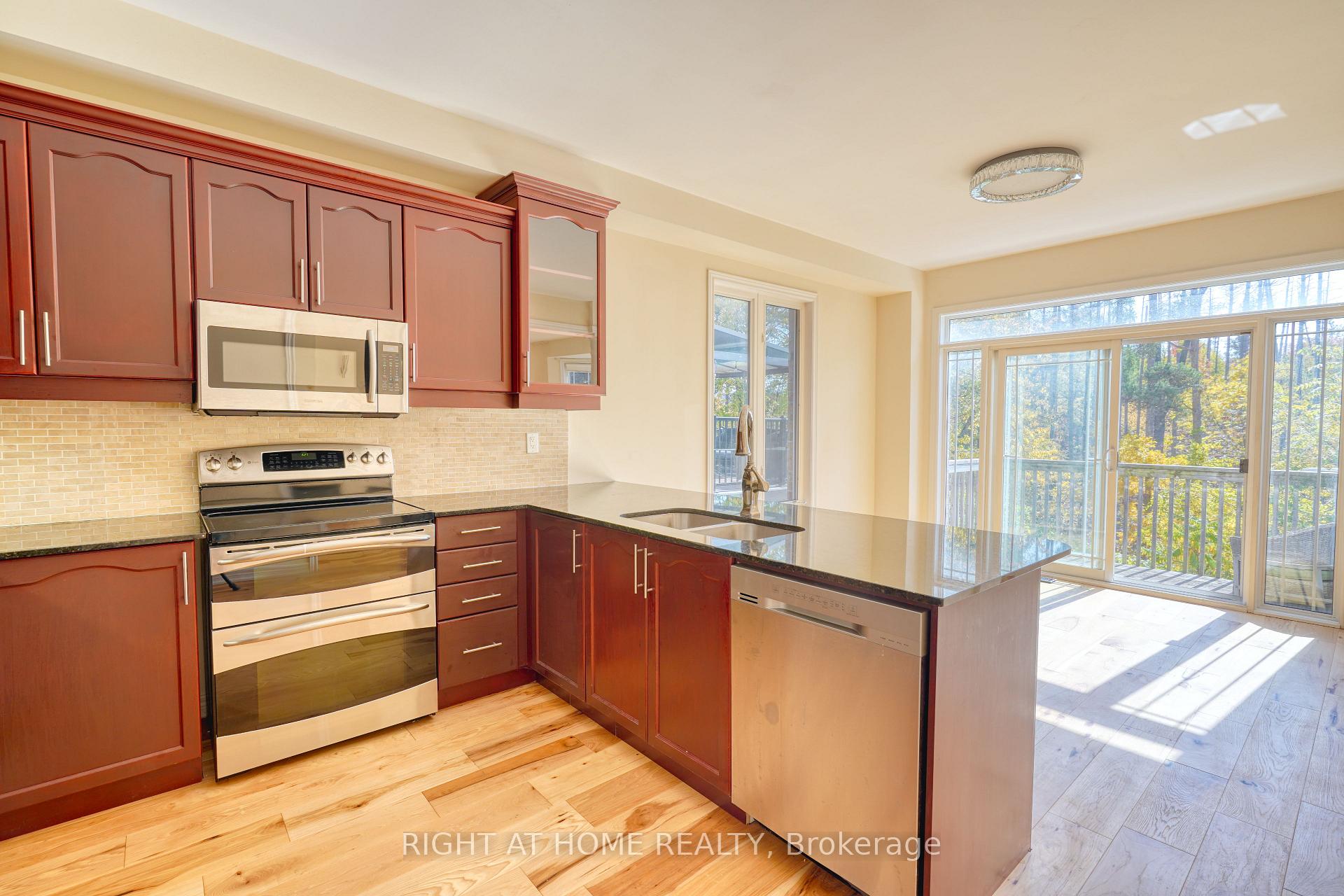 Photo 17 of 171 Maurier Boulevard, Vaughan, Patterson — HOMEH