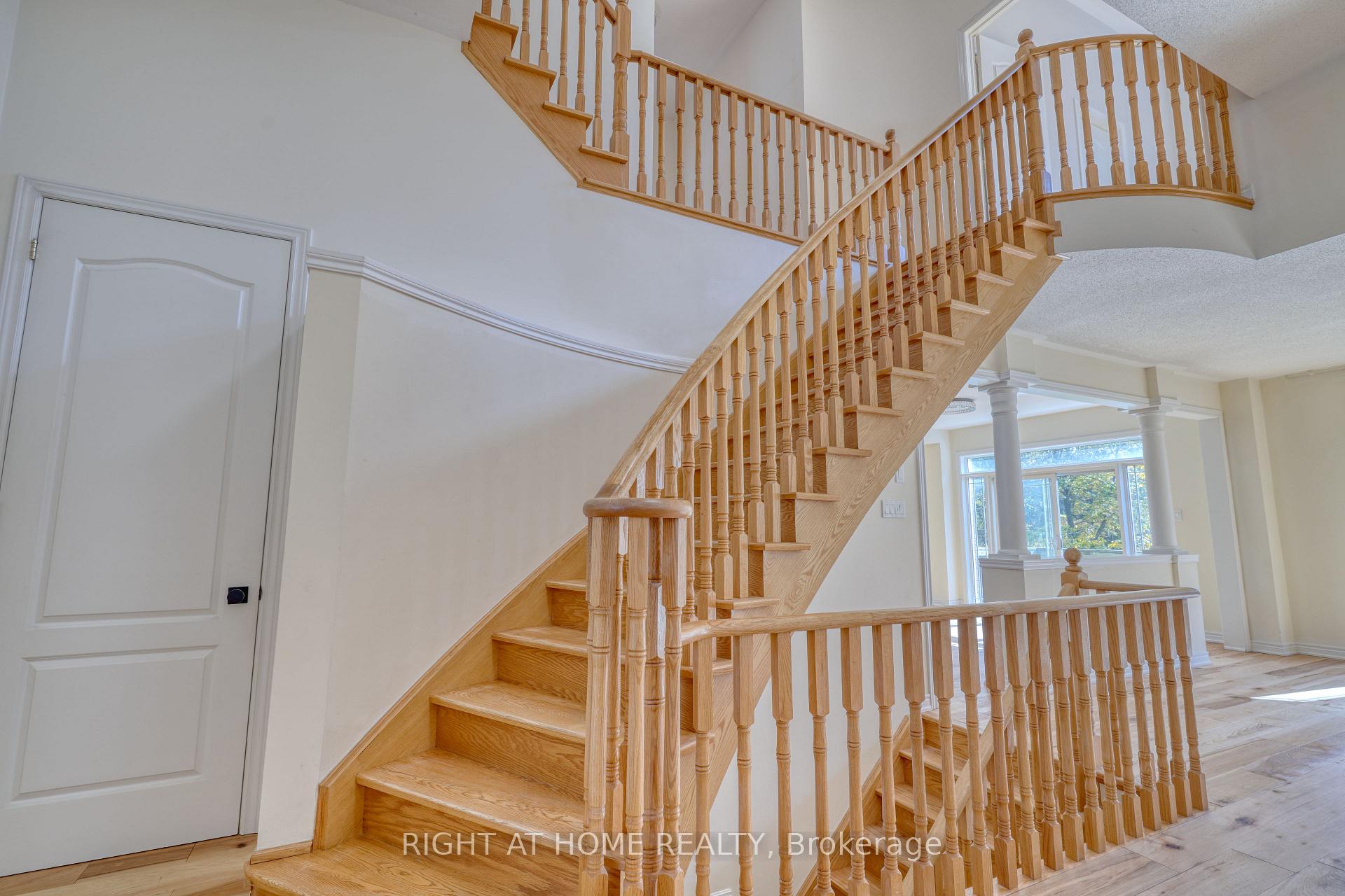Photo 20 of 171 Maurier Boulevard, Vaughan, Patterson — HOMEH