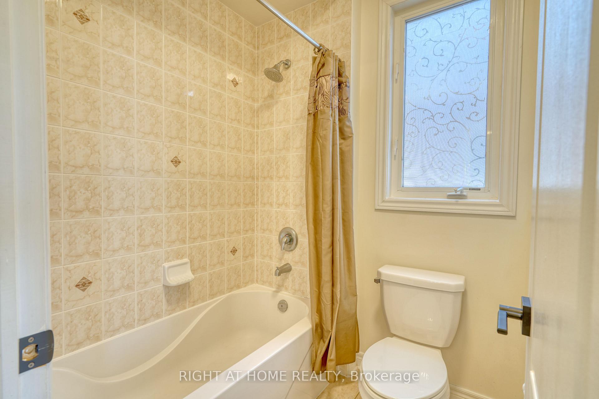 Photo 28 of 171 Maurier Boulevard, Vaughan, Patterson — HOMEH