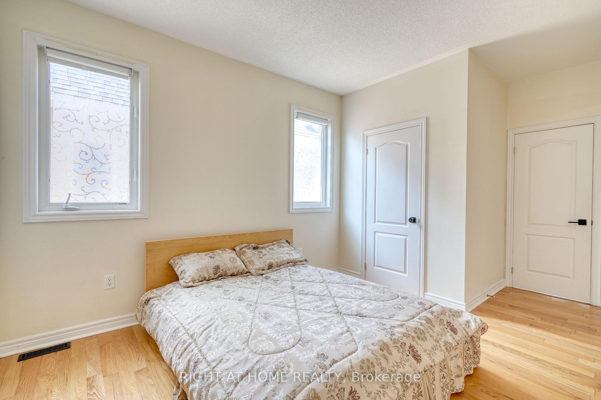 Photo 30 of 171 Maurier Boulevard, Vaughan, Patterson — HOMEH