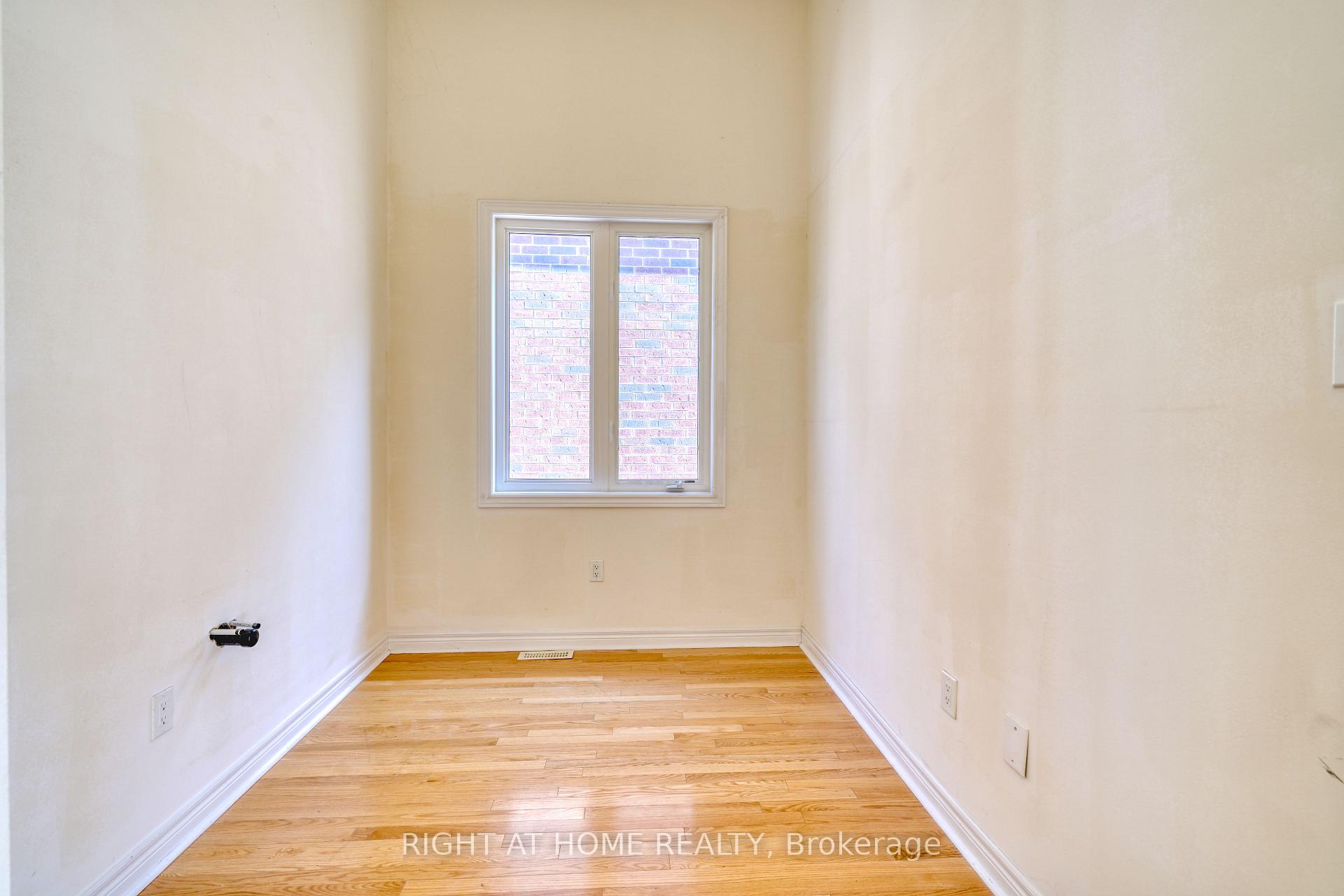 Photo 31 of 171 Maurier Boulevard, Vaughan, Patterson — HOMEH