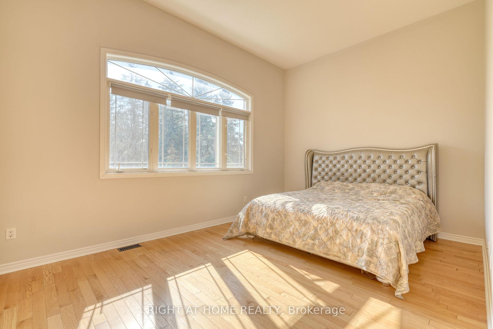 Photo 34 of 171 Maurier Boulevard, Vaughan, Patterson — HOMEH