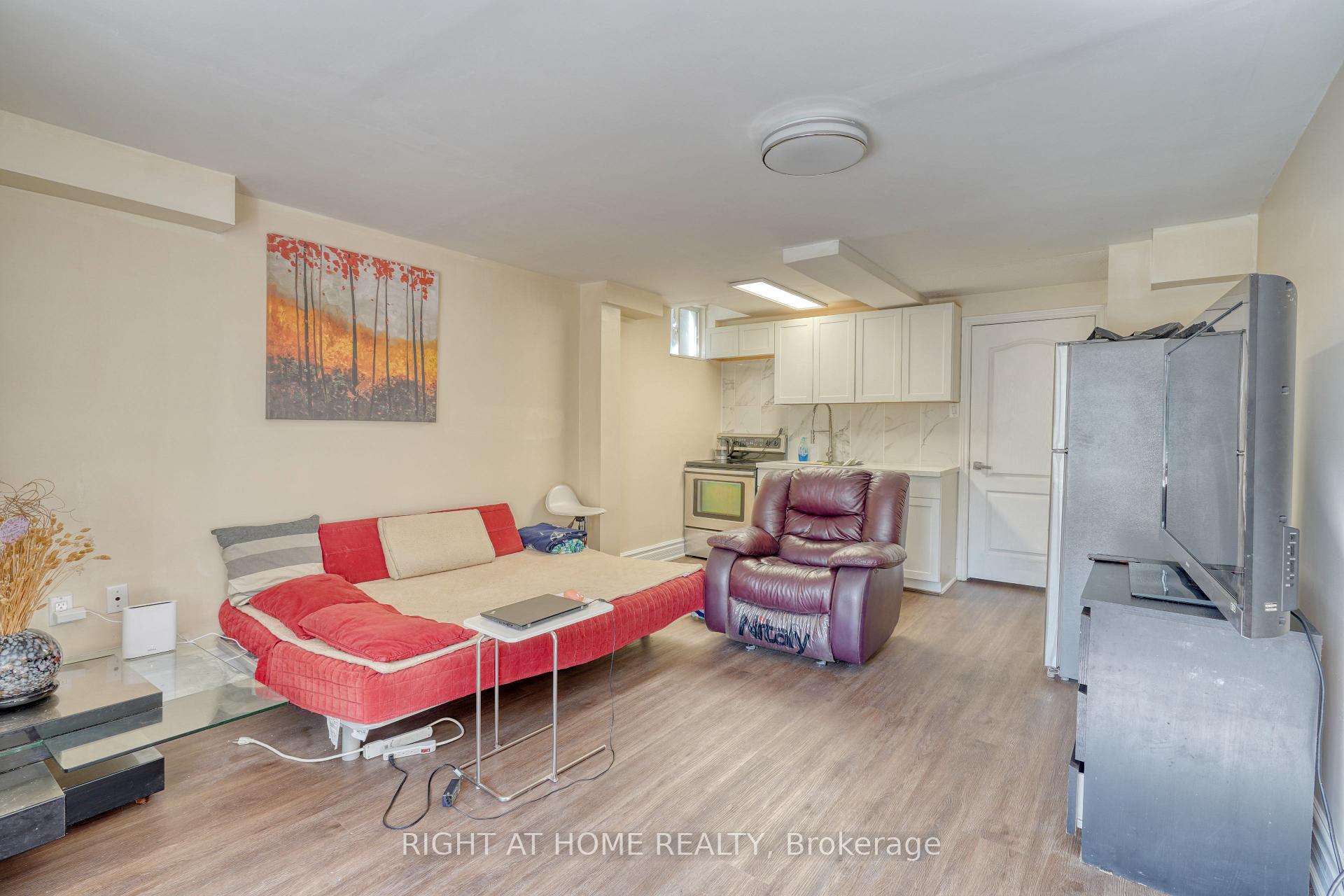 Photo 37 of 171 Maurier Boulevard, Vaughan, Patterson — HOMEH