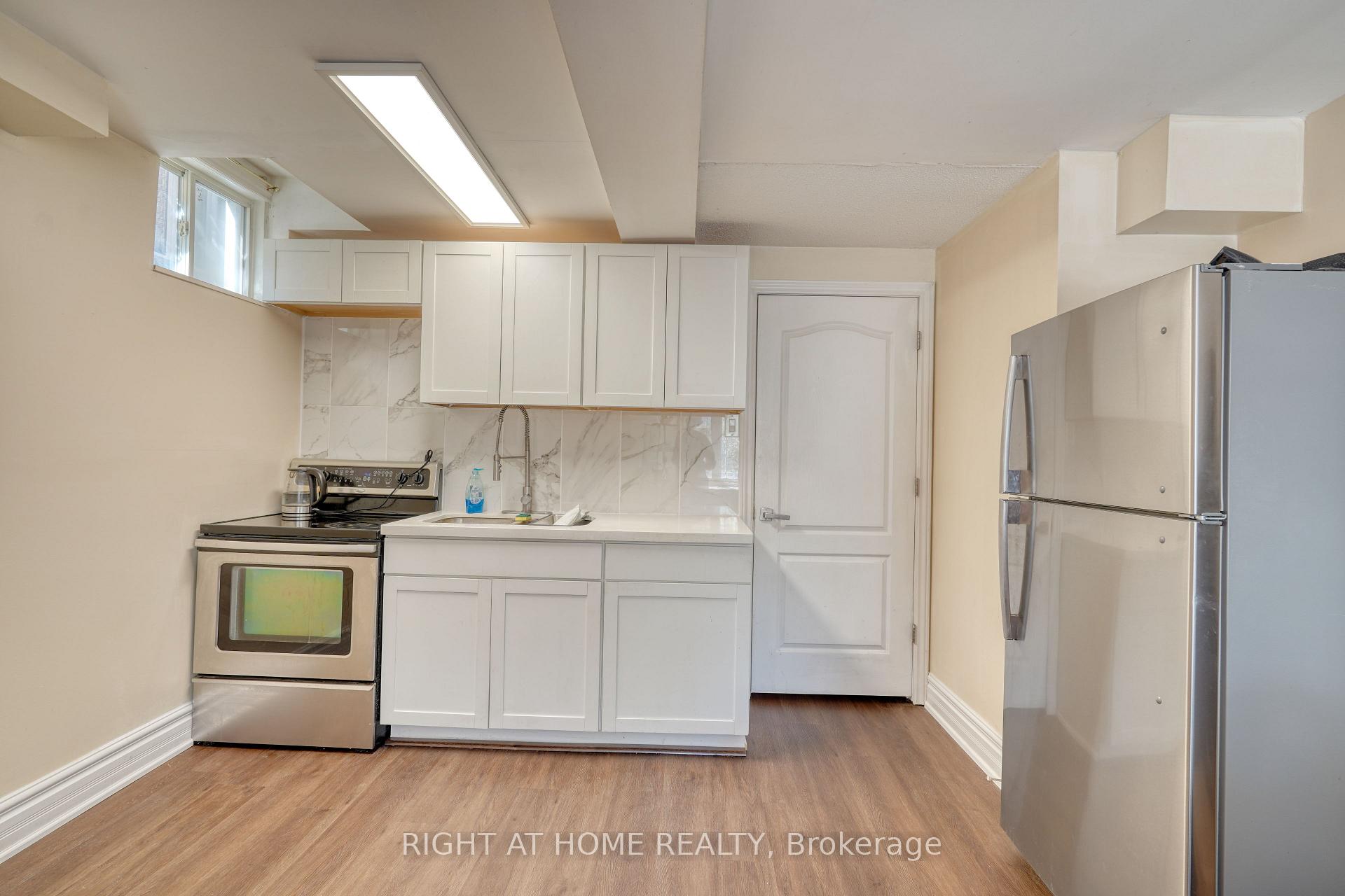 Photo 38 of 171 Maurier Boulevard, Vaughan, Patterson — HOMEH