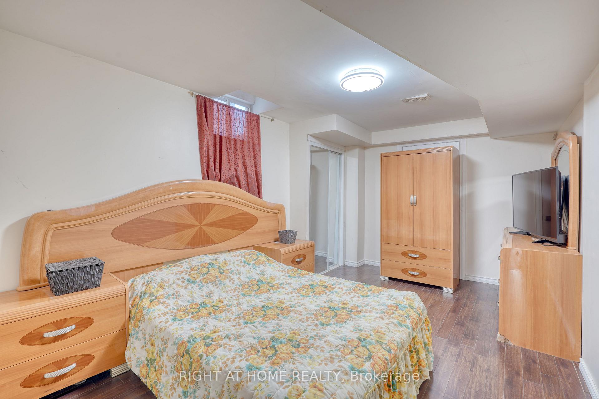 Photo 40 of 171 Maurier Boulevard, Vaughan, Patterson — HOMEH