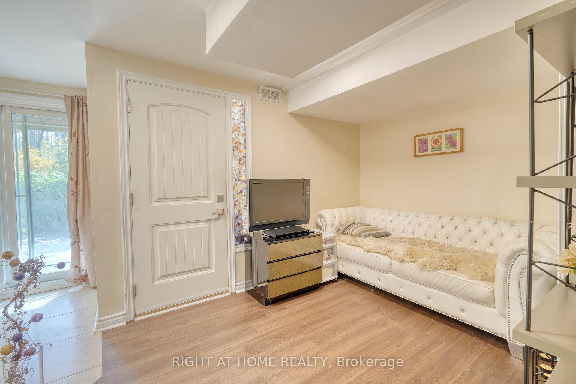 Photo 44 of 171 Maurier Boulevard, Vaughan, Patterson — HOMEH