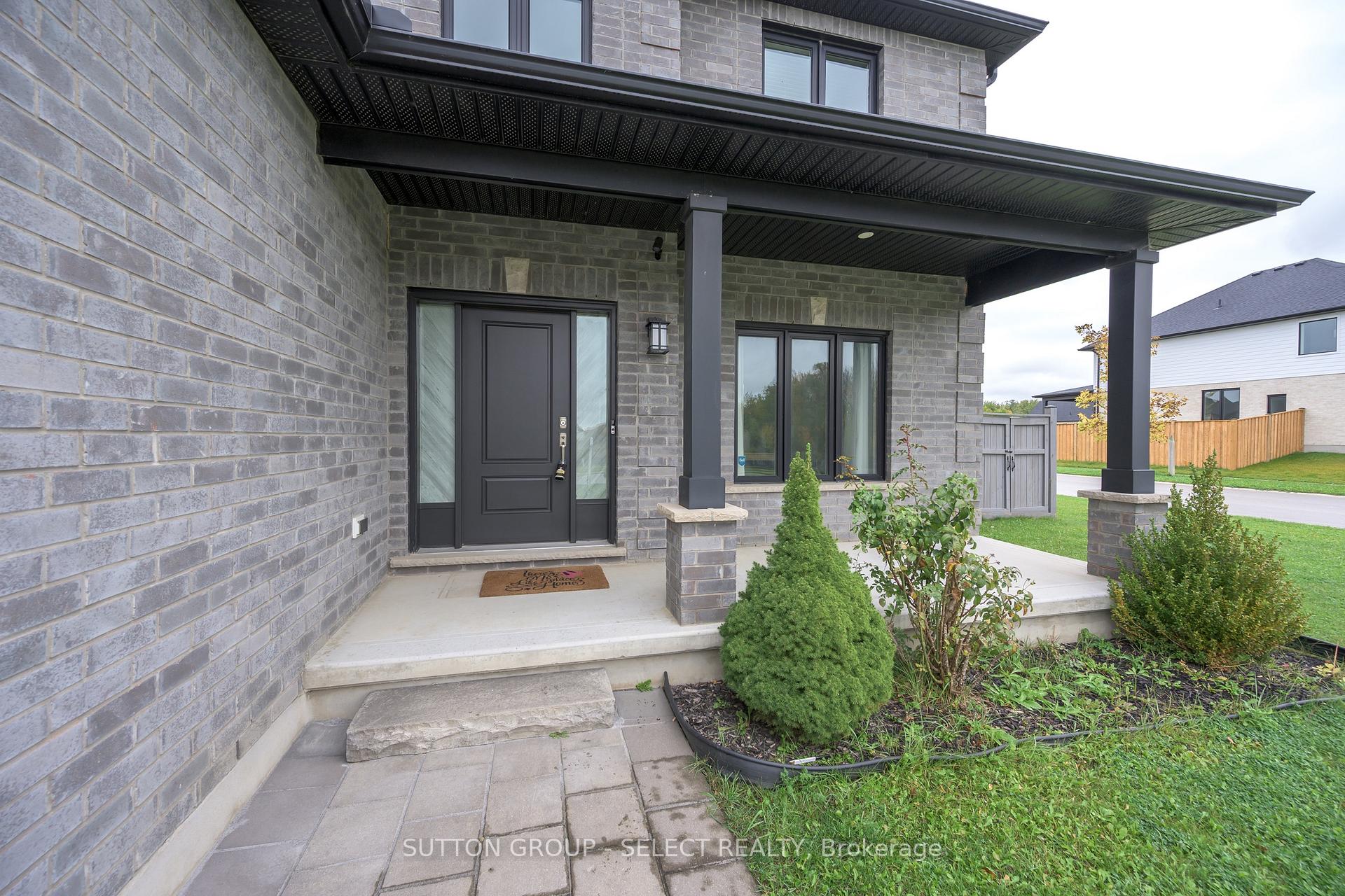 Photo 3 of 102 Timberwalk Trail, Middlesex Centre, Ilderton — HOMEH