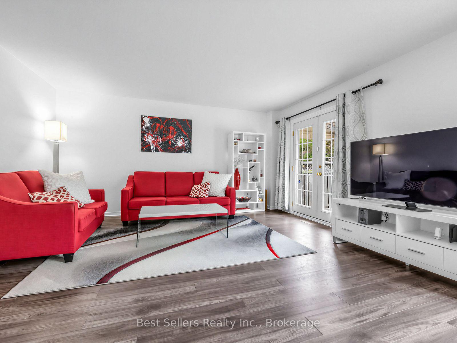 Photo 3 of 234 Lech Walesa Drive, Mississauga, Fairview — HOMEH