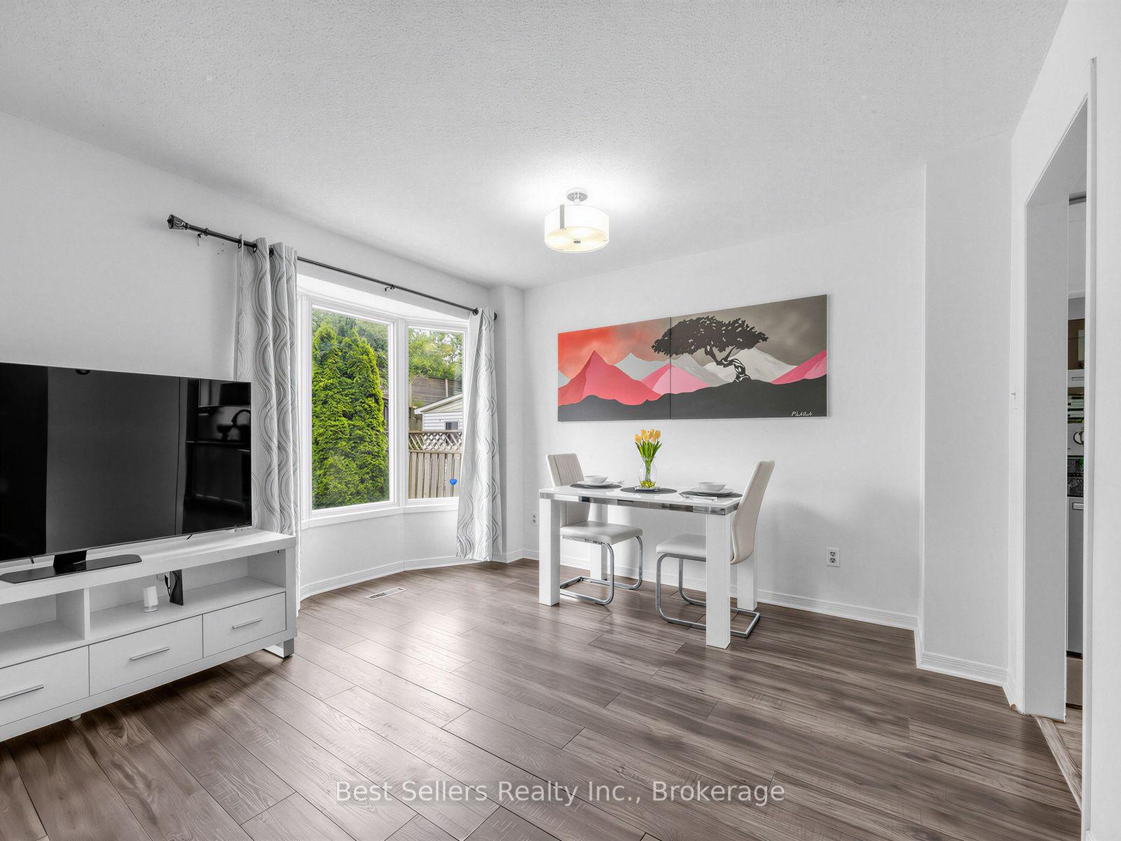 Photo 7 of 234 Lech Walesa Drive, Mississauga, Fairview — HOMEH