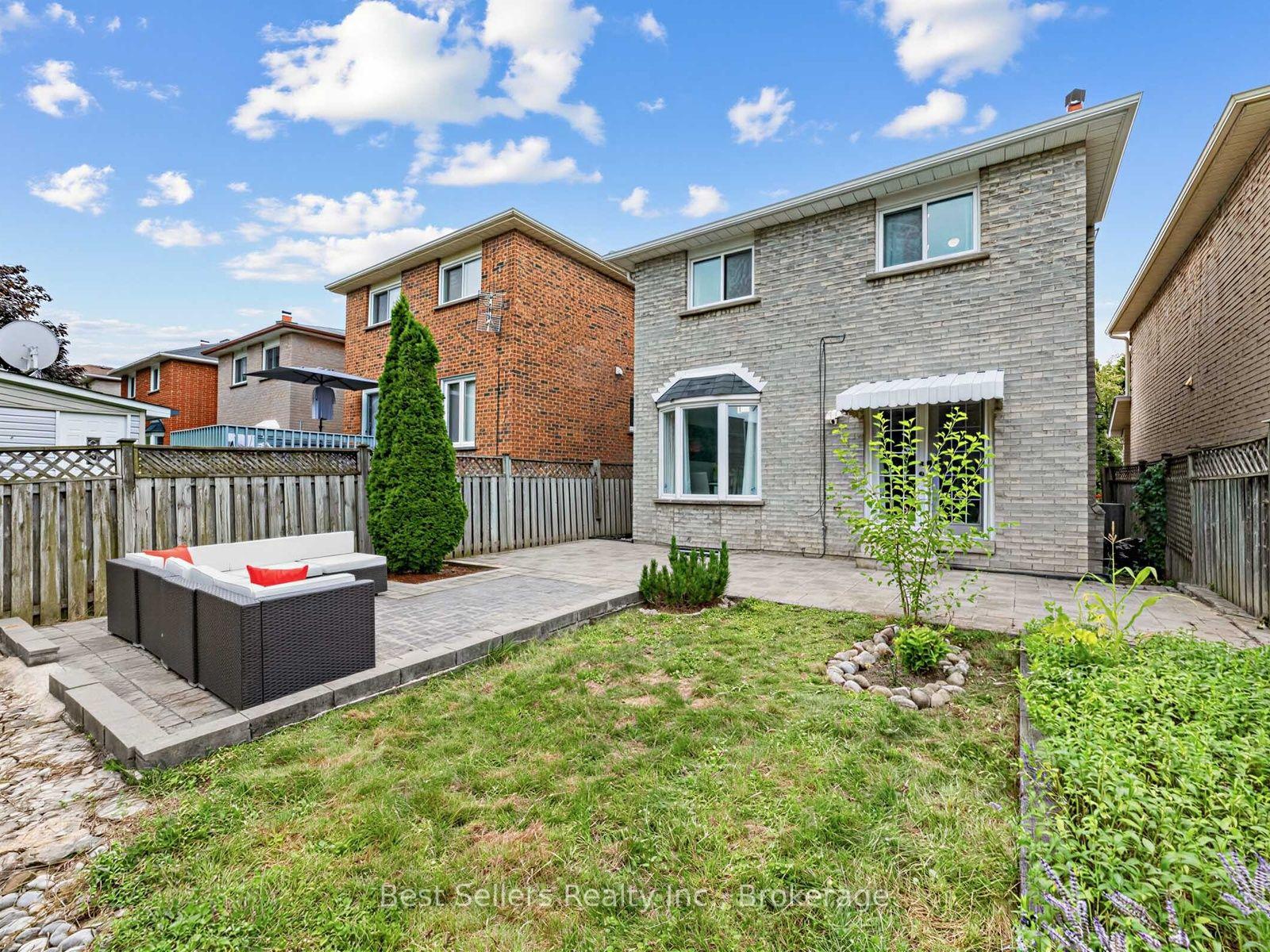 Photo 31 of 234 Lech Walesa Drive, Mississauga, Fairview — HOMEH
