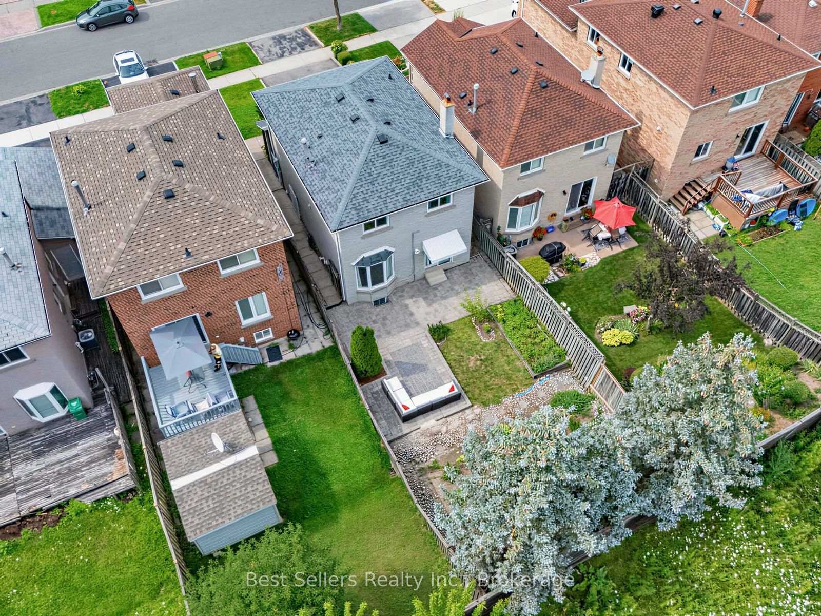 Photo 33 of 234 Lech Walesa Drive, Mississauga, Fairview — HOMEH