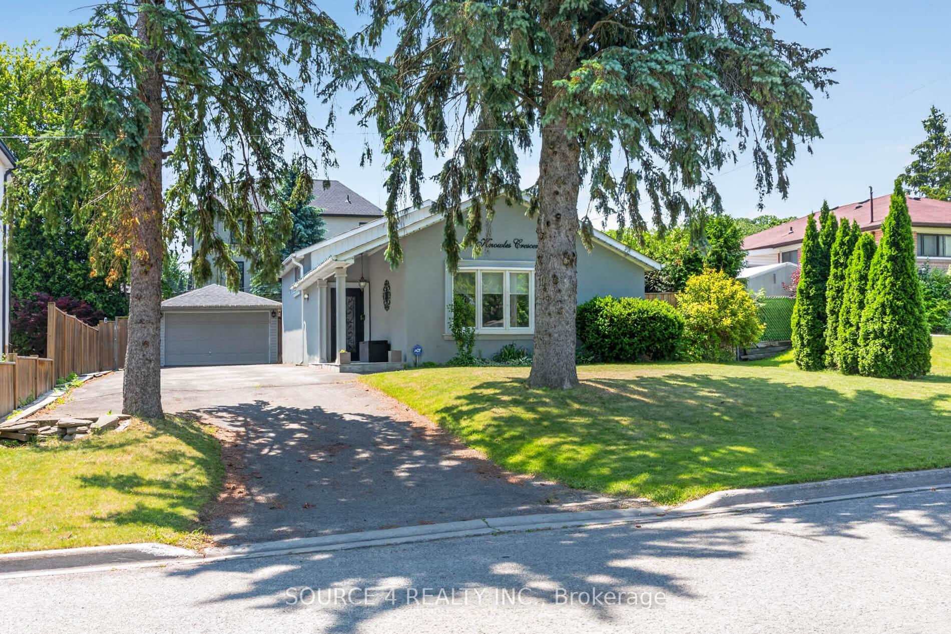 Photo 2 of 51 Knowles Crescent, Aurora, Aurora Highlands — HOMEH