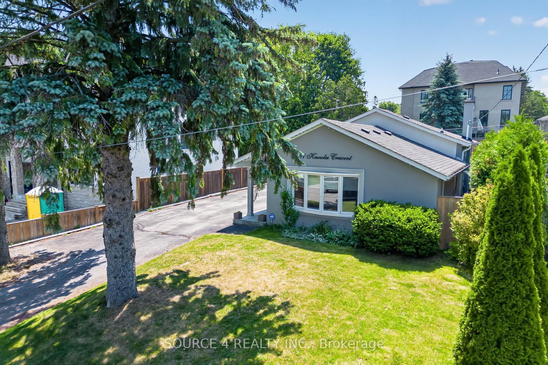 Photo 3 of 51 Knowles Crescent, Aurora, Aurora Highlands — HOMEH