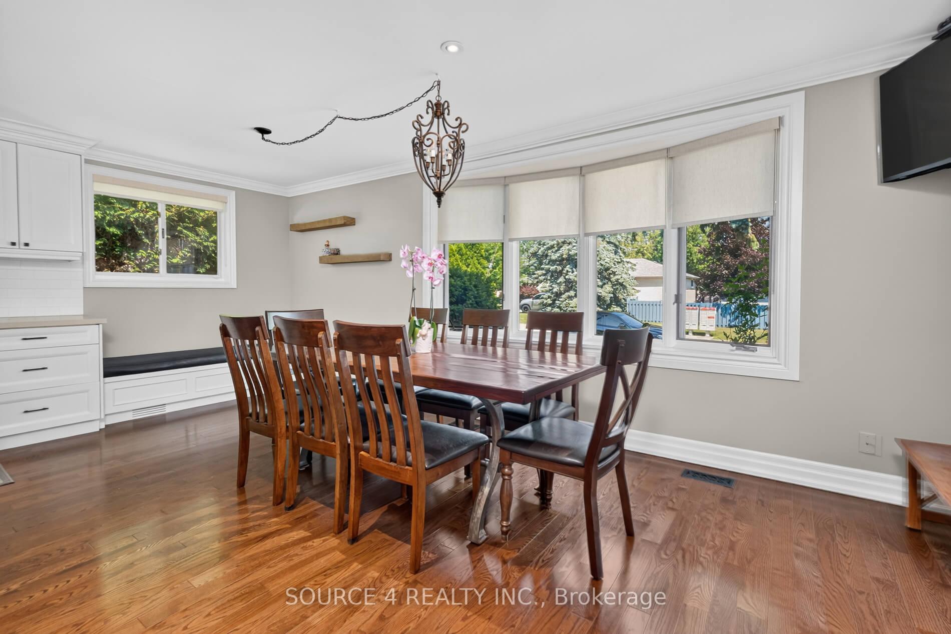 Photo 8 of 51 Knowles Crescent, Aurora, Aurora Highlands — HOMEH