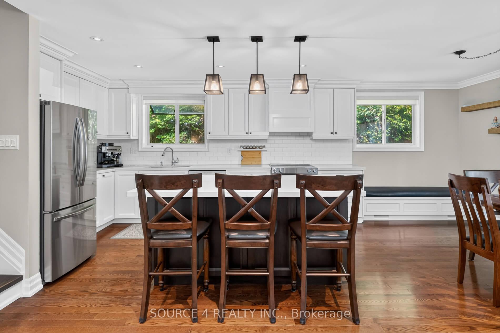 Photo 10 of 51 Knowles Crescent, Aurora, Aurora Highlands — HOMEH