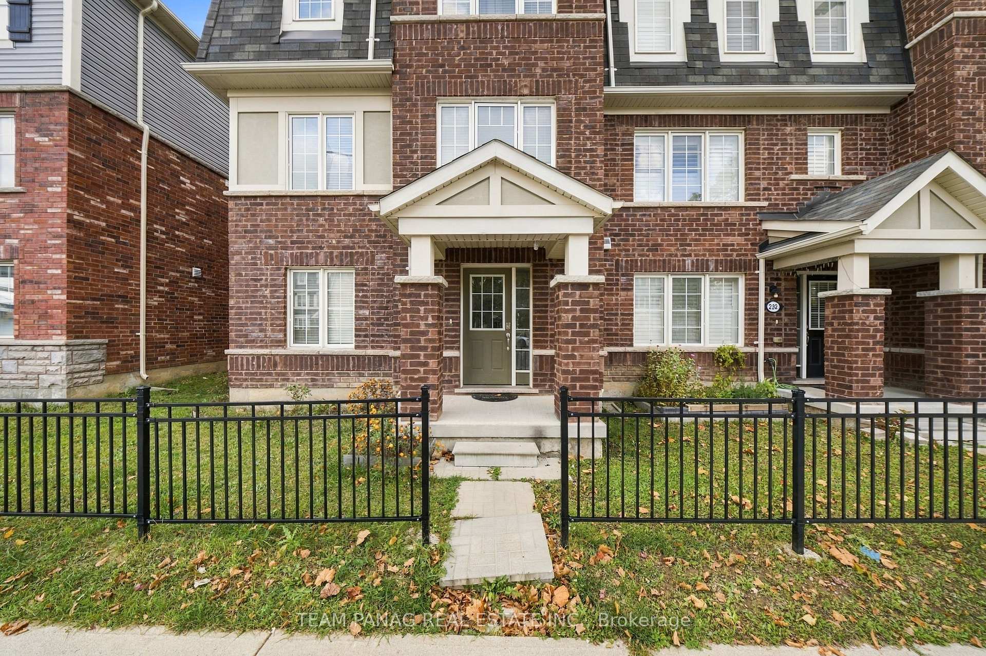 Photo 2 of 230 Remembrance Road, Brampton, Northwest Brampton — HOMEH