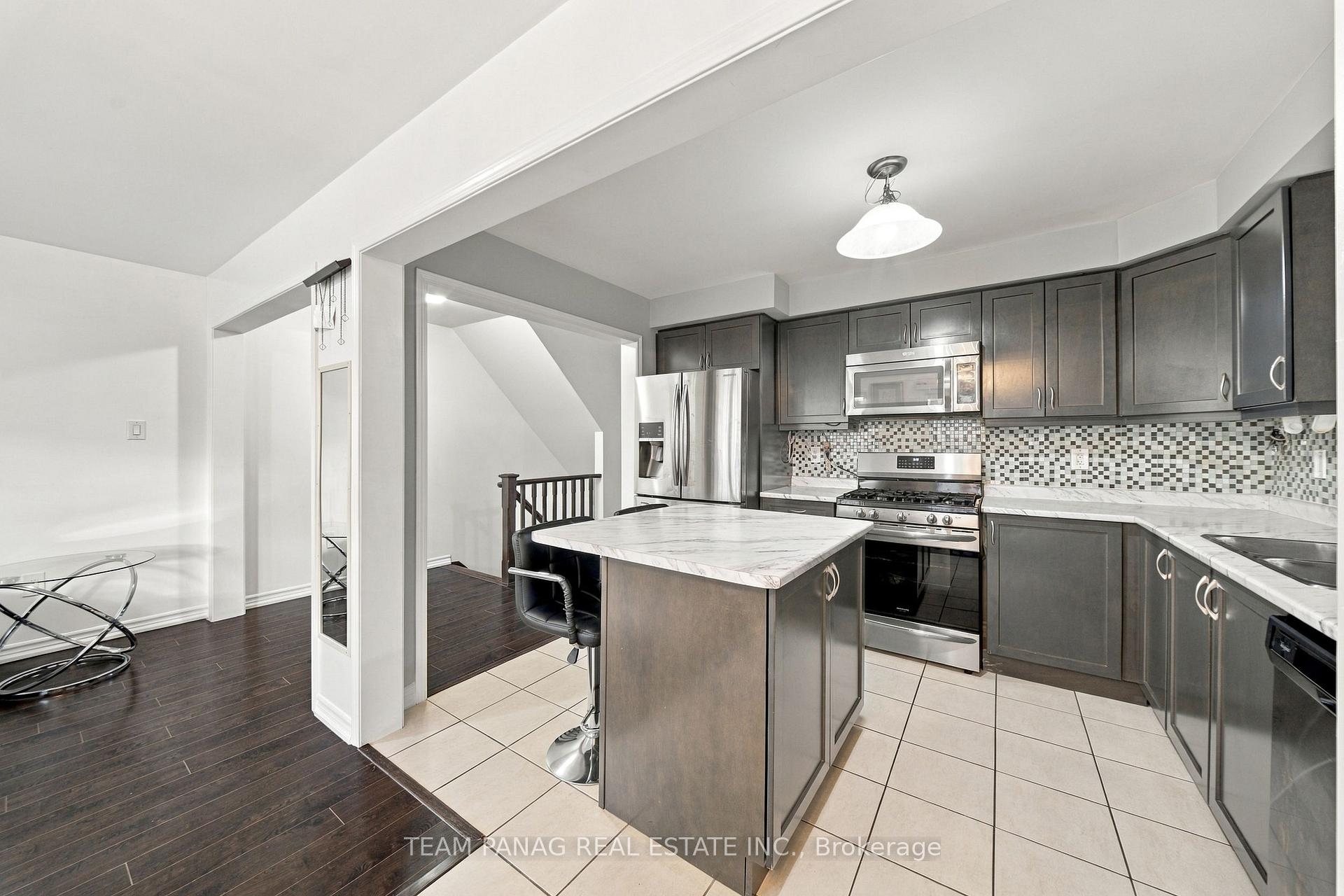 Photo 13 of 230 Remembrance Road, Brampton, Northwest Brampton — HOMEH