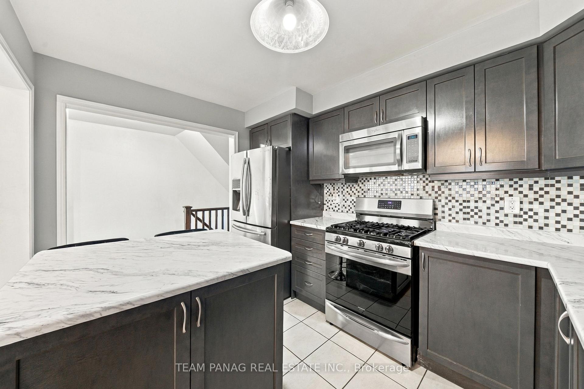 Photo 14 of 230 Remembrance Road, Brampton, Northwest Brampton — HOMEH