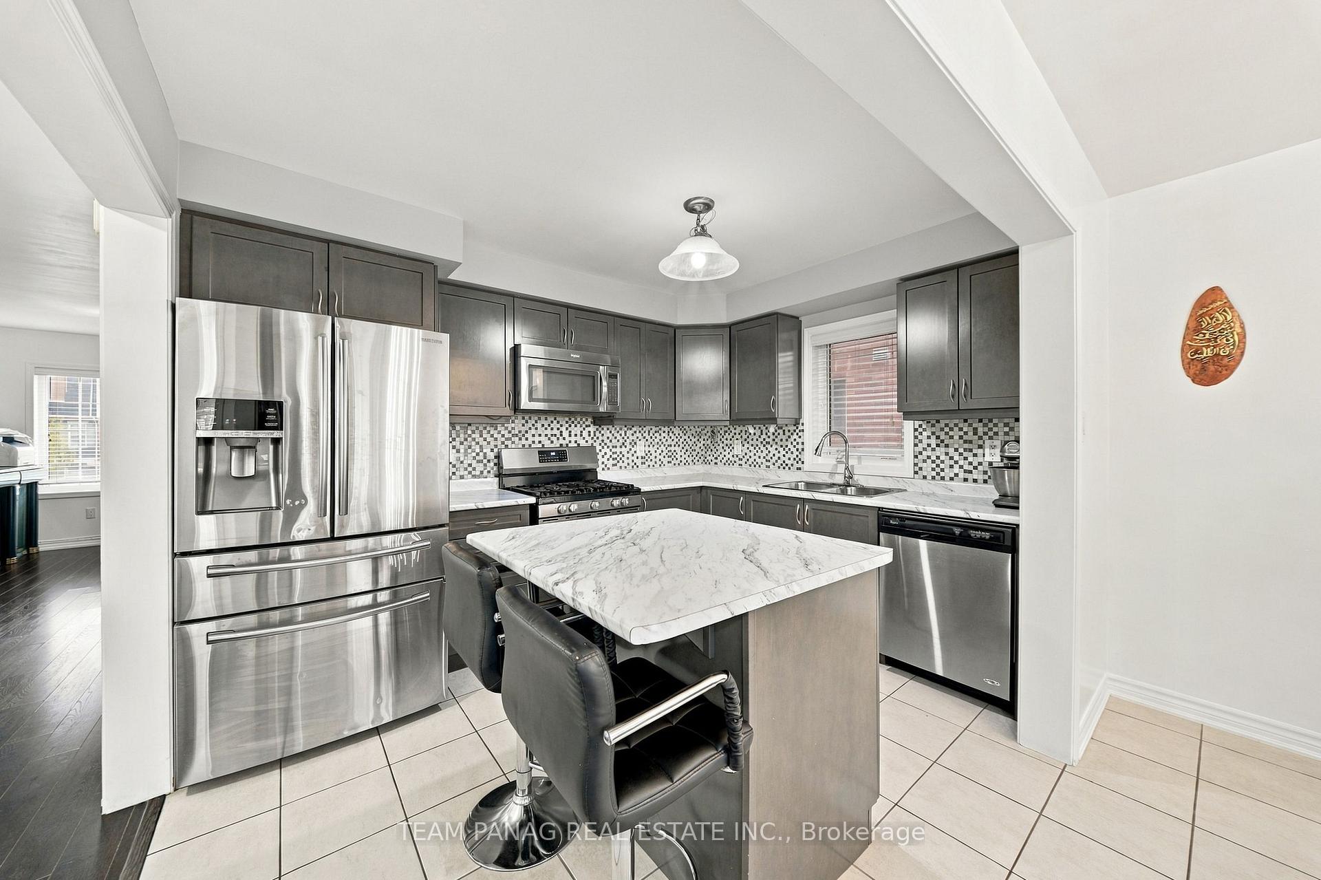 Photo 15 of 230 Remembrance Road, Brampton, Northwest Brampton — HOMEH