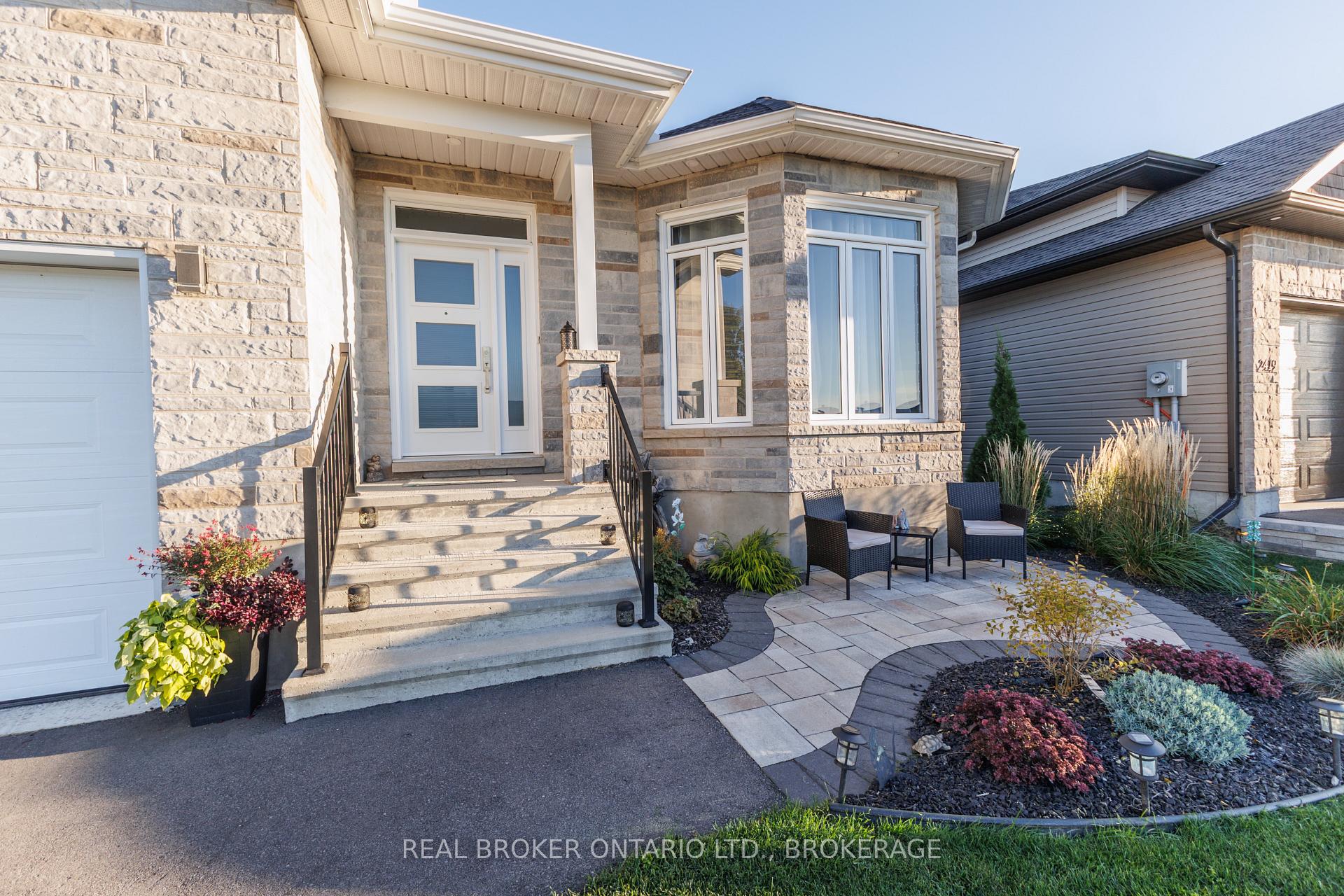Photo 5 of 2415 Watson Crescent, Cornwall, Cornwall — HOMEH
