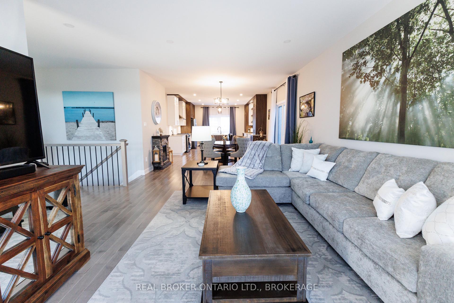 Photo 10 of 2415 Watson Crescent, Cornwall, Cornwall — HOMEH