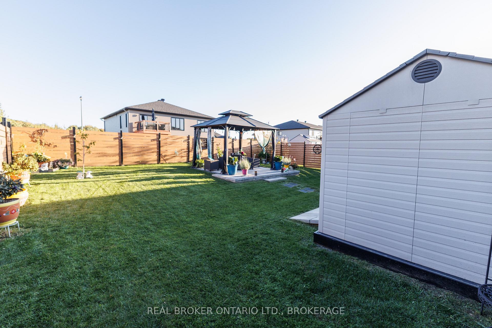 Photo 40 of 2415 Watson Crescent, Cornwall, Cornwall — HOMEH