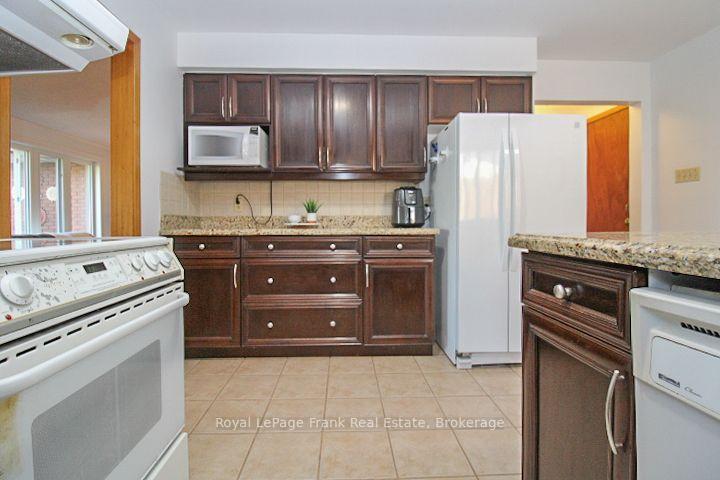 Photo 17 of 1561 Cherryhill Road, Peterborough, Monaghan Ward 2 — HOMEH
