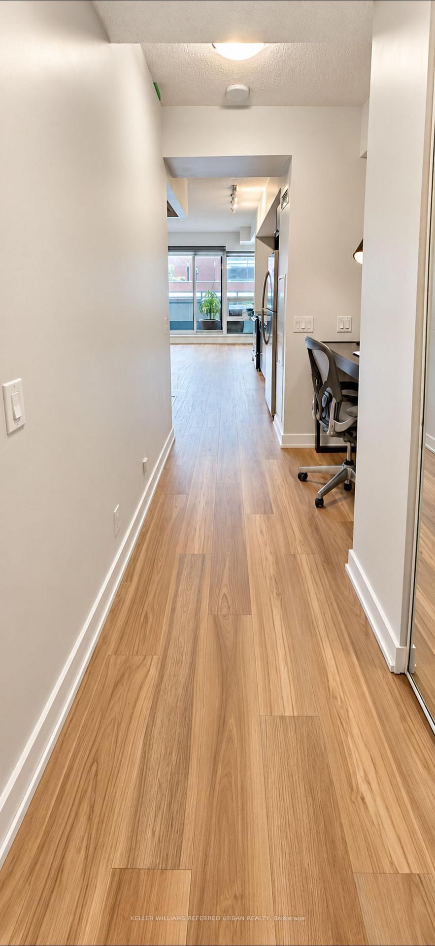 Photo 2 of 2220 Lakeshore Boulevard, Etobicoke, Mimico — HOMEH