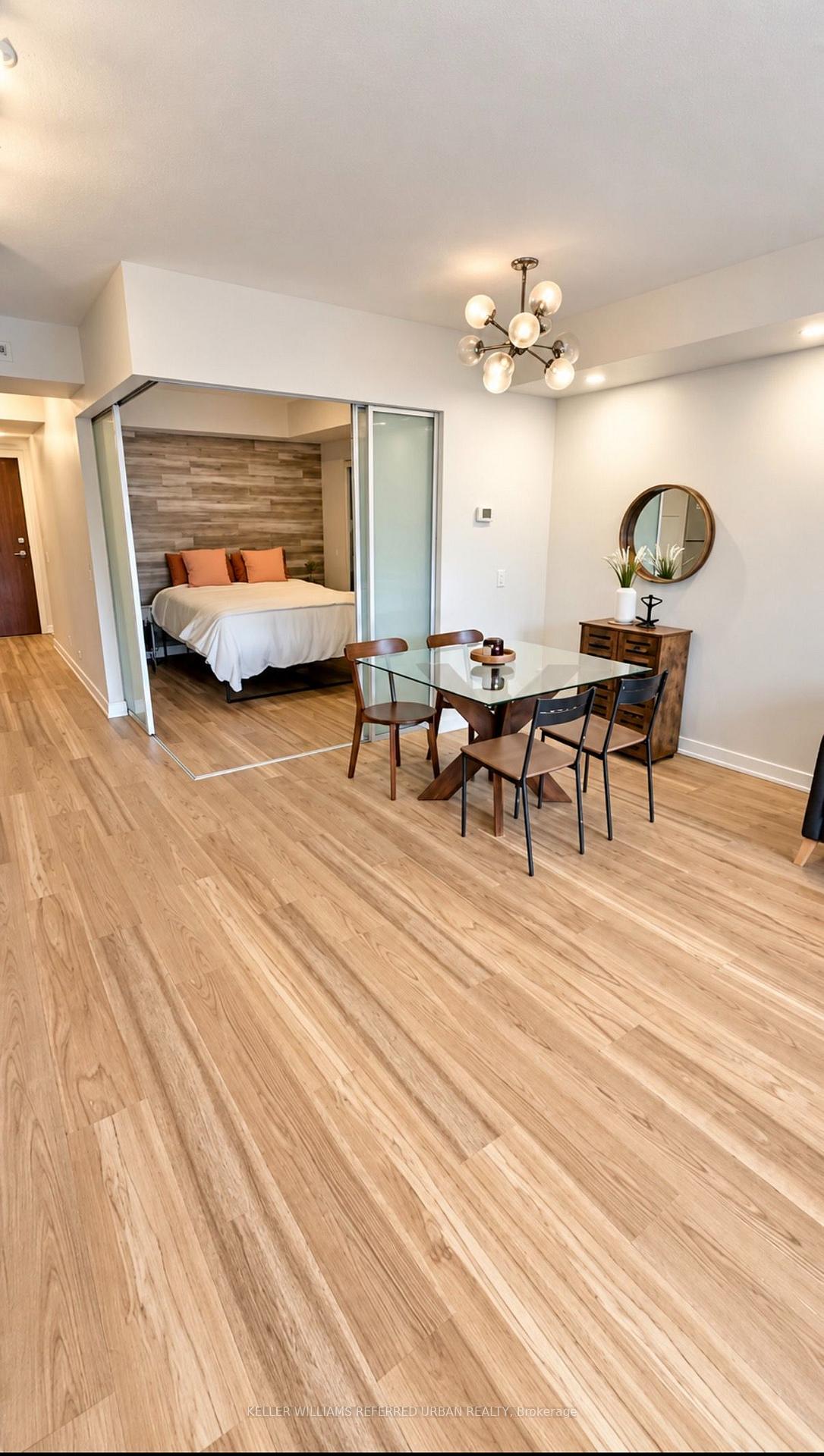 Photo 5 of 2220 Lakeshore Boulevard, Etobicoke, Mimico — HOMEH