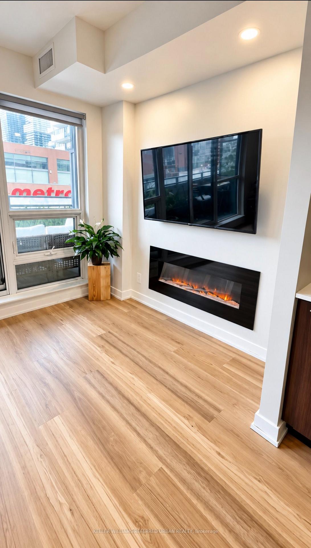 Photo 8 of 2220 Lakeshore Boulevard, Etobicoke, Mimico — HOMEH