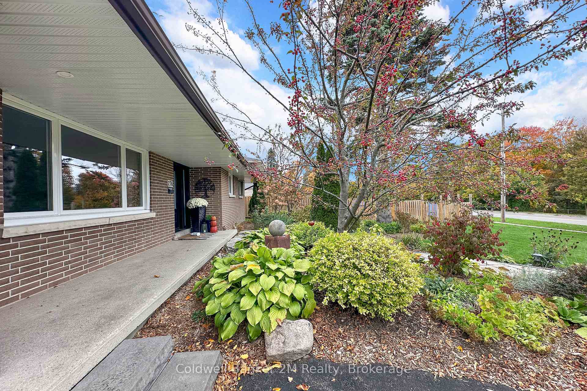 Photo 3 of 276 Park Road N, Oshawa, McLaughlin — HOMEH