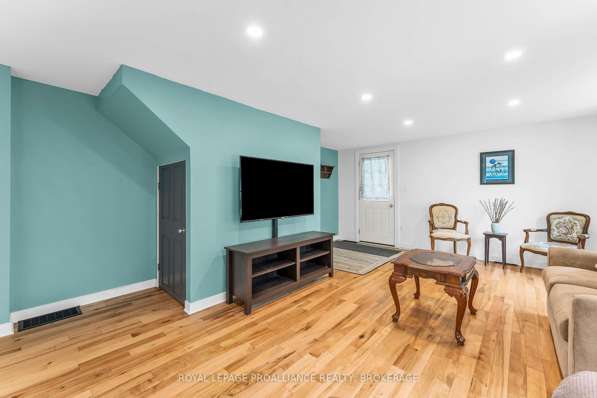 Photo 8 of 262 Brock Street, Gananoque, Gananoque — HOMEH