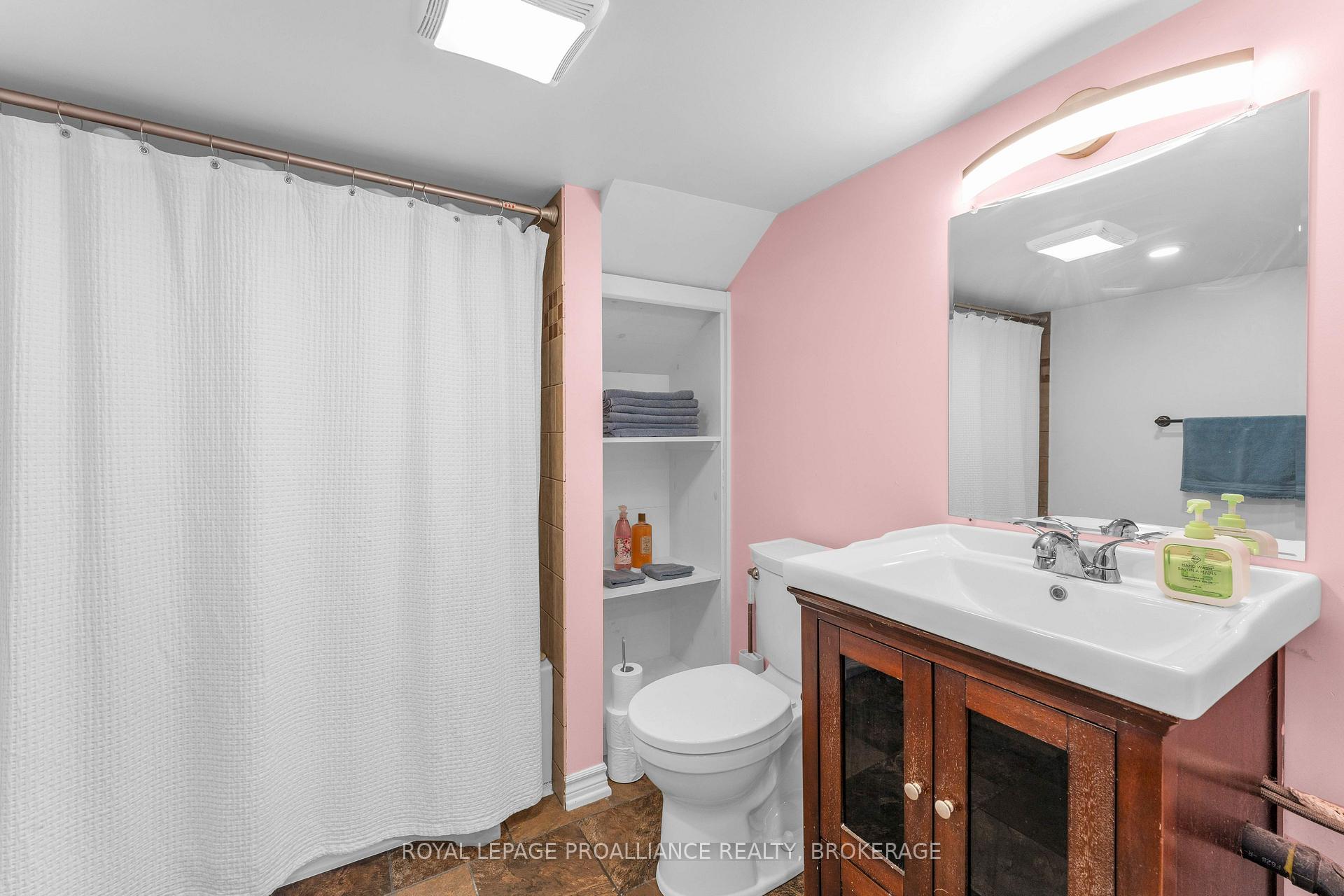 Photo 25 of 262 Brock Street, Gananoque, Gananoque — HOMEH