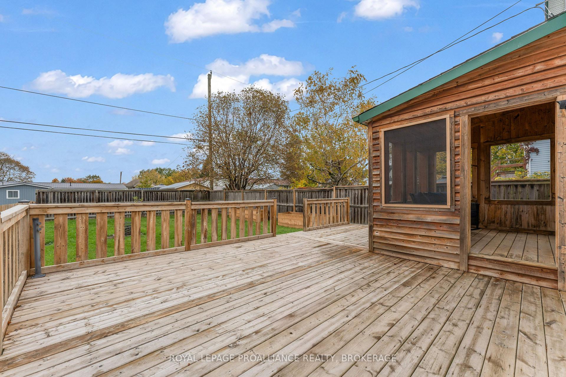 Photo 31 of 262 Brock Street, Gananoque, Gananoque — HOMEH