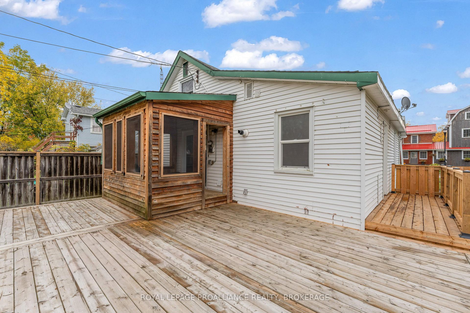 Photo 32 of 262 Brock Street, Gananoque, Gananoque — HOMEH